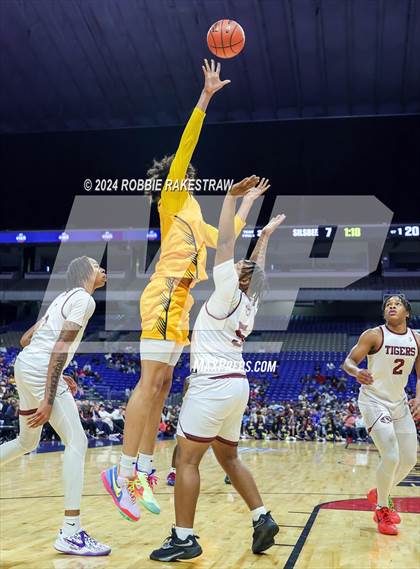 Thumbnail 2 in Silsbee vs. Oak Cliff Faith Family Academy (UIL 4A Basketball Final) photogallery.