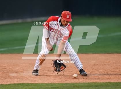 Thumbnail 3 in Seven Lakes @ Katy photogallery.