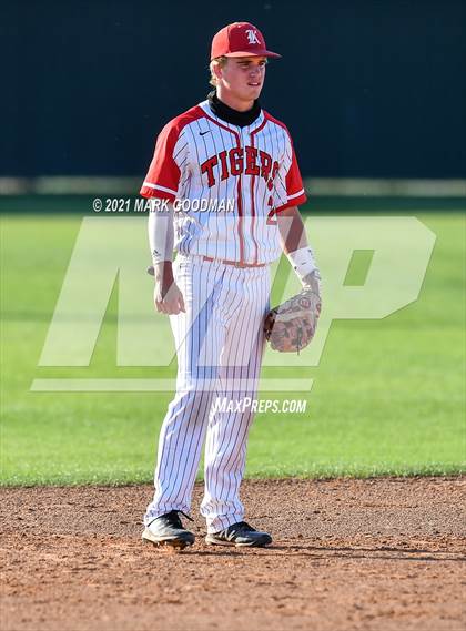 Thumbnail 2 in Seven Lakes @ Katy photogallery.