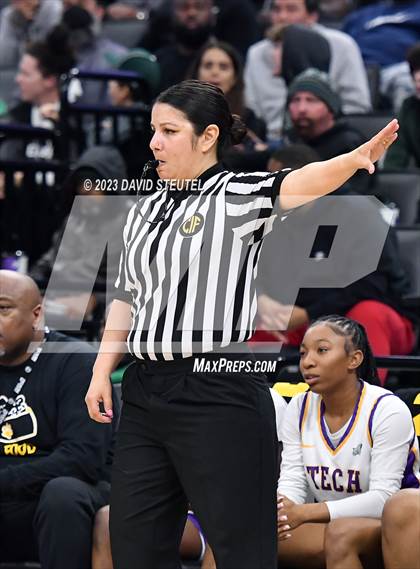 Thumbnail 1 in Santiago vs. Oakland Tech (CIF State D1 Final) photogallery.