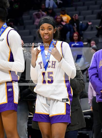 Thumbnail 2 in Santiago vs. Oakland Tech (CIF State D1 Final) photogallery.