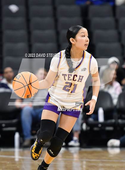 Thumbnail 3 in Santiago vs. Oakland Tech (CIF State D1 Final) photogallery.
