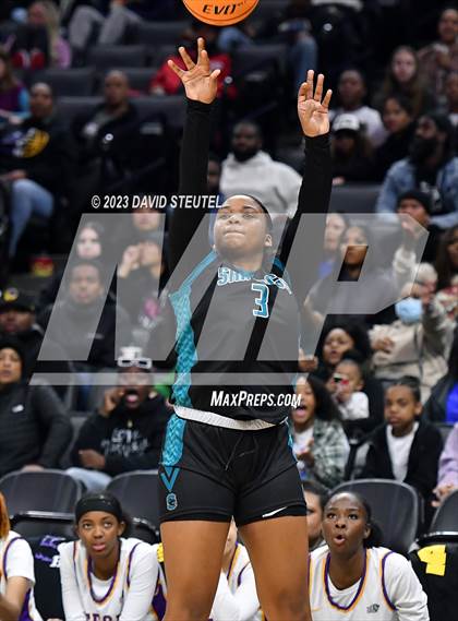 Thumbnail 1 in Santiago vs. Oakland Tech (CIF State D1 Final) photogallery.