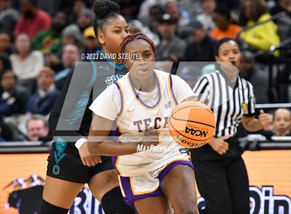 Thumbnail 1 in Santiago vs. Oakland Tech (CIF State D1 Final) photogallery.