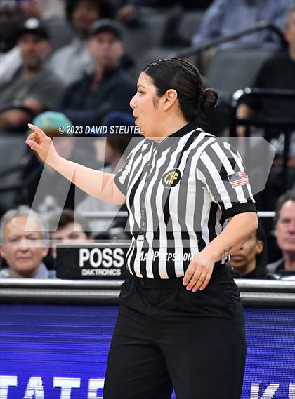 Thumbnail 1 in Santiago vs. Oakland Tech (CIF State D1 Final) photogallery.