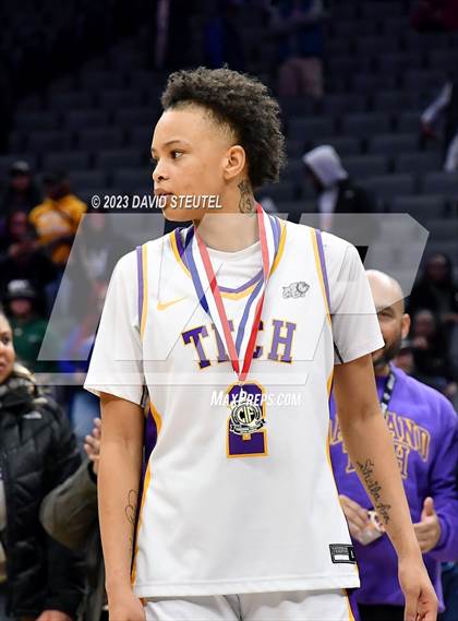 Thumbnail 2 in Santiago vs. Oakland Tech (CIF State D1 Final) photogallery.