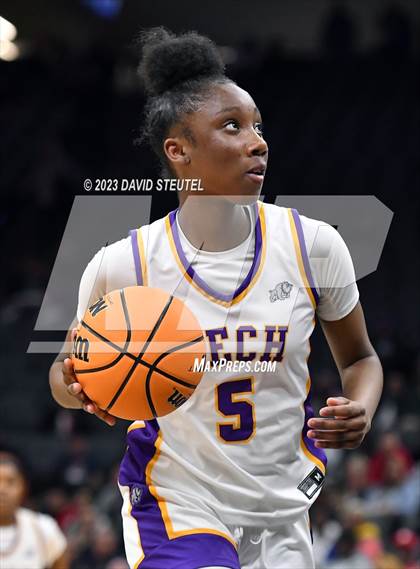 Thumbnail 2 in Santiago vs. Oakland Tech (CIF State D1 Final) photogallery.