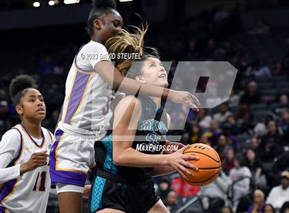 Thumbnail 2 in Santiago vs. Oakland Tech (CIF State D1 Final) photogallery.