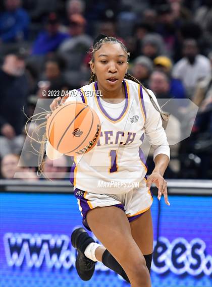 Thumbnail 3 in Santiago vs. Oakland Tech (CIF State D1 Final) photogallery.
