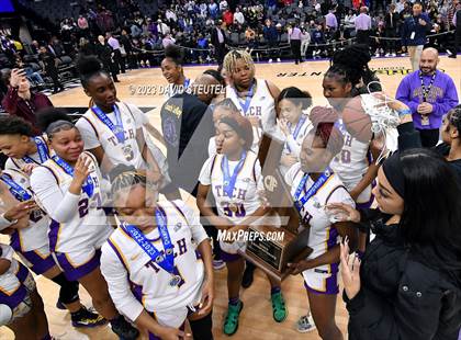 Thumbnail 3 in Santiago vs. Oakland Tech (CIF State D1 Final) photogallery.