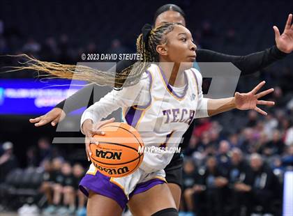 Thumbnail 3 in Santiago vs. Oakland Tech (CIF State D1 Final) photogallery.