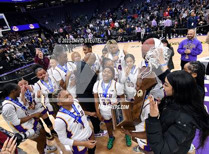 Thumbnail 1 in Santiago vs. Oakland Tech (CIF State D1 Final) photogallery.