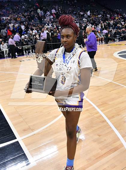 Thumbnail 1 in Santiago vs. Oakland Tech (CIF State D1 Final) photogallery.