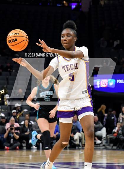 Thumbnail 1 in Santiago vs. Oakland Tech (CIF State D1 Final) photogallery.