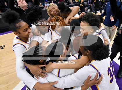 Thumbnail 3 in Santiago vs. Oakland Tech (CIF State D1 Final) photogallery.