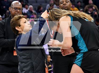 Thumbnail 2 in Santiago vs. Oakland Tech (CIF State D1 Final) photogallery.