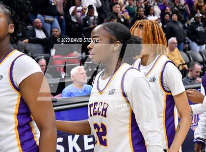 Thumbnail 2 in Santiago vs. Oakland Tech (CIF State D1 Final) photogallery.