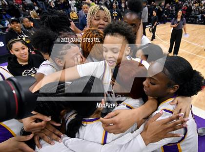 Thumbnail 2 in Santiago vs. Oakland Tech (CIF State D1 Final) photogallery.