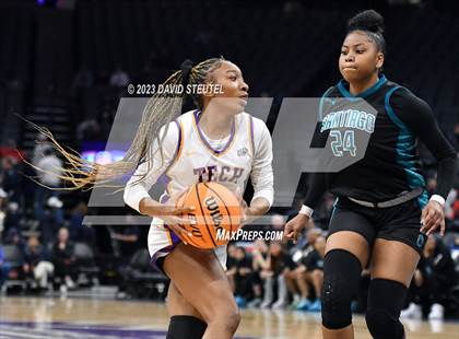 Thumbnail 2 in Santiago vs. Oakland Tech (CIF State D1 Final) photogallery.