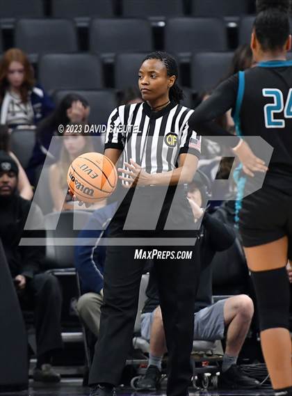 Thumbnail 2 in Santiago vs. Oakland Tech (CIF State D1 Final) photogallery.