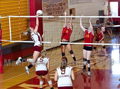 Thumbnail 3 in Palm Desert vs Mission Hills (Palm Desert Varsity Tournament) photogallery.