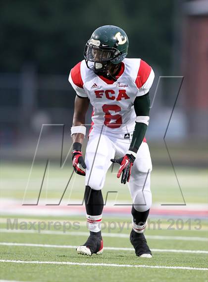 Thumbnail 3 in FCA Heart of a Champion All-Star Game photogallery.