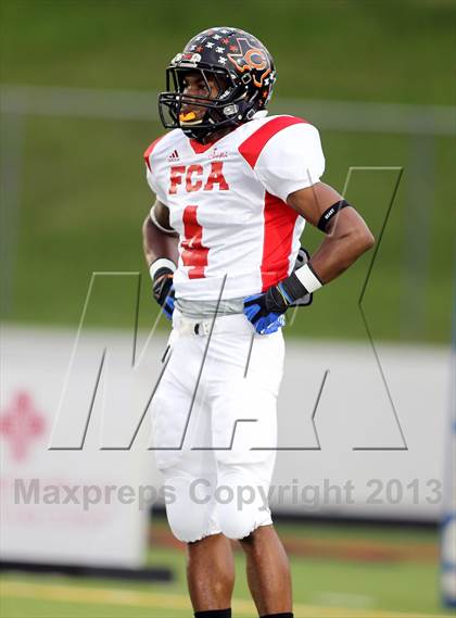Thumbnail 1 in FCA Heart of a Champion All-Star Game photogallery.