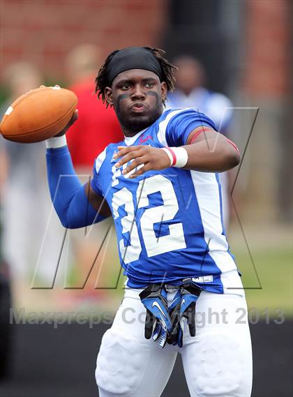 Thumbnail 1 in FCA Heart of a Champion All-Star Game photogallery.