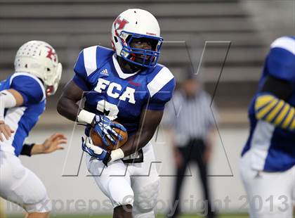 Thumbnail 3 in FCA Heart of a Champion All-Star Game photogallery.