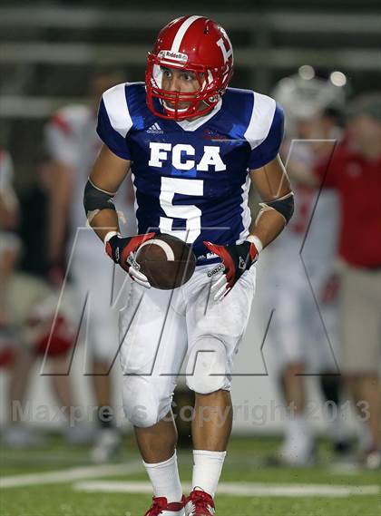 Thumbnail 2 in FCA Heart of a Champion All-Star Game photogallery.