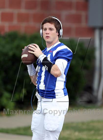 Thumbnail 1 in FCA Heart of a Champion All-Star Game photogallery.
