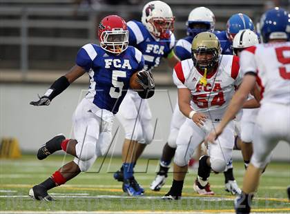 Thumbnail 3 in FCA Heart of a Champion All-Star Game photogallery.