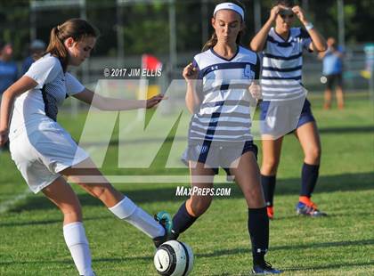 Thumbnail 3 in Cabell Midland vs Spring Valley photogallery.