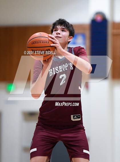 Thumbnail 1 in Mater Dei Catholic vs. Bishop's photogallery.