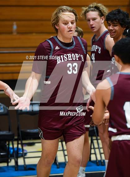 Thumbnail 1 in Mater Dei Catholic vs. Bishop's photogallery.