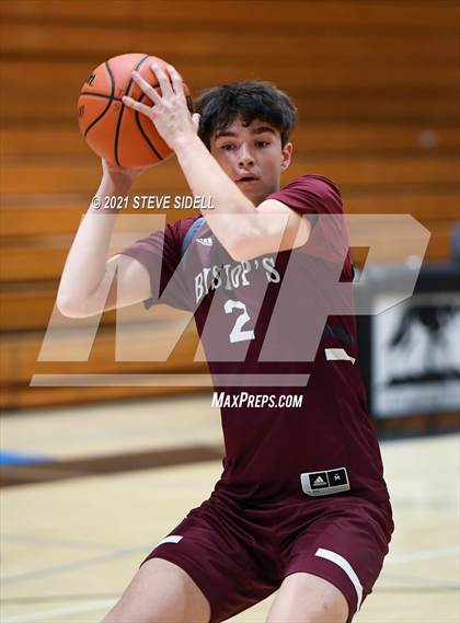 Thumbnail 1 in Mater Dei Catholic vs. Bishop's photogallery.