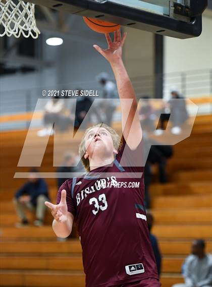 Thumbnail 2 in Mater Dei Catholic vs. Bishop's photogallery.