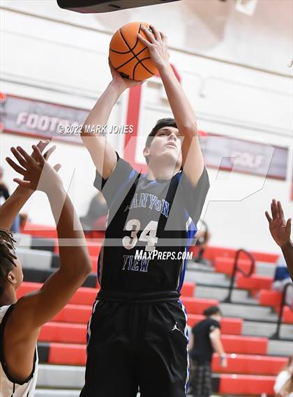 Thumbnail 3 in Canyon View vs. Maryvale (Phoenix Union High Classic) photogallery.
