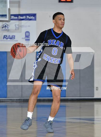 Thumbnail 1 in Bear Creek vs. Ukiah (Les Curry Invitational) photogallery.