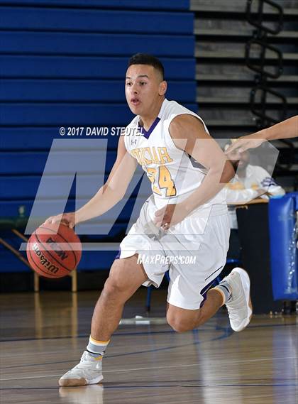 Thumbnail 2 in Bear Creek vs. Ukiah (Les Curry Invitational) photogallery.