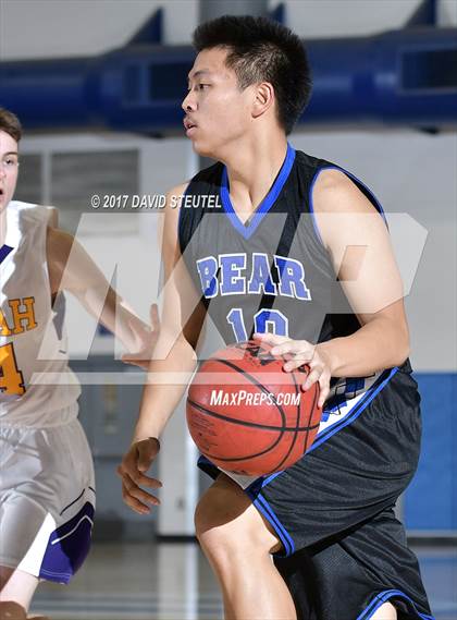 Thumbnail 2 in Bear Creek vs. Ukiah (Les Curry Invitational) photogallery.