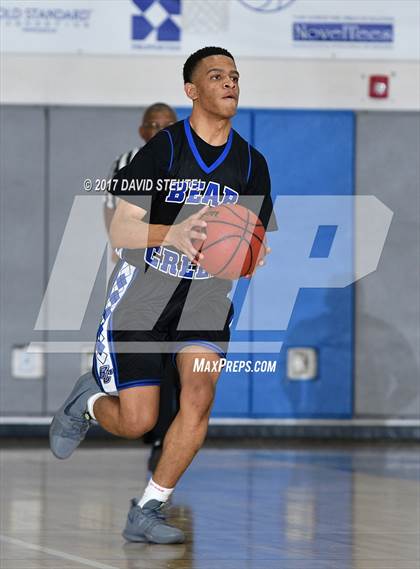 Thumbnail 2 in Bear Creek vs. Ukiah (Les Curry Invitational) photogallery.