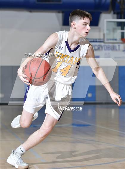 Thumbnail 2 in Bear Creek vs. Ukiah (Les Curry Invitational) photogallery.