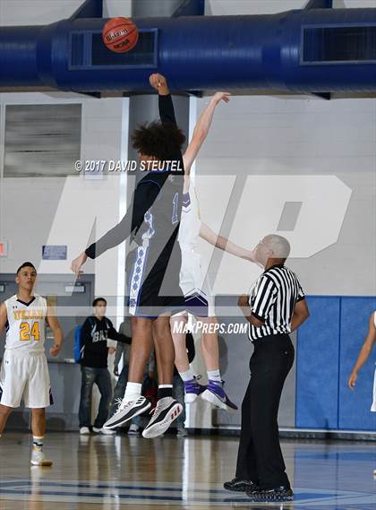 Thumbnail 1 in Bear Creek vs. Ukiah (Les Curry Invitational) photogallery.