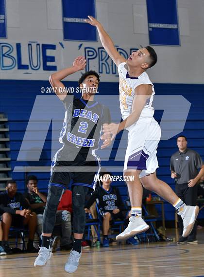 Thumbnail 2 in Bear Creek vs. Ukiah (Les Curry Invitational) photogallery.