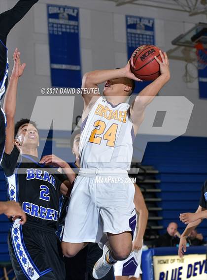 Thumbnail 3 in Bear Creek vs. Ukiah (Les Curry Invitational) photogallery.