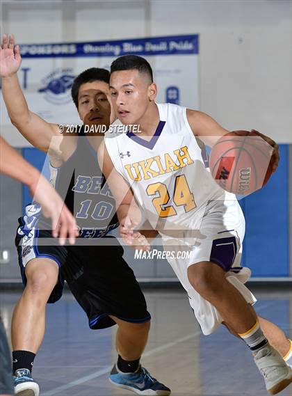 Thumbnail 2 in Bear Creek vs. Ukiah (Les Curry Invitational) photogallery.