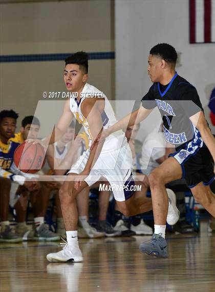 Thumbnail 1 in Bear Creek vs. Ukiah (Les Curry Invitational) photogallery.