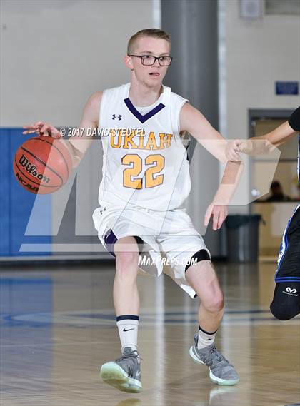 Thumbnail 1 in Bear Creek vs. Ukiah (Les Curry Invitational) photogallery.