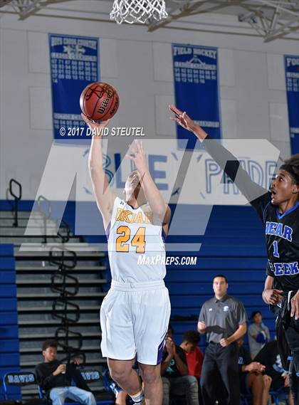 Thumbnail 2 in Bear Creek vs. Ukiah (Les Curry Invitational) photogallery.